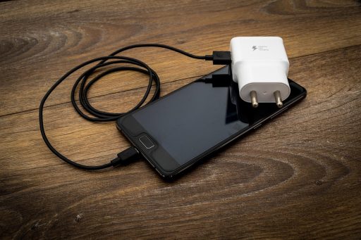 USB-oplaadpoorten in de wachtruimte van een luchthaven