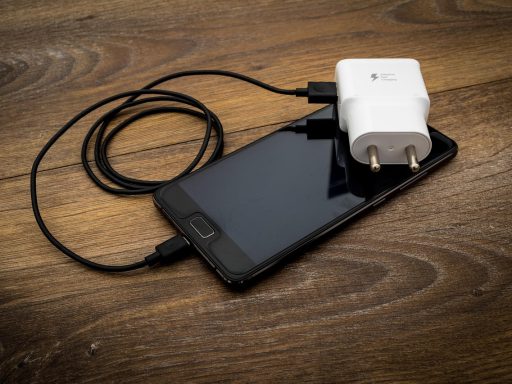 USB-oplaadpoorten in de wachtruimte van een luchthaven